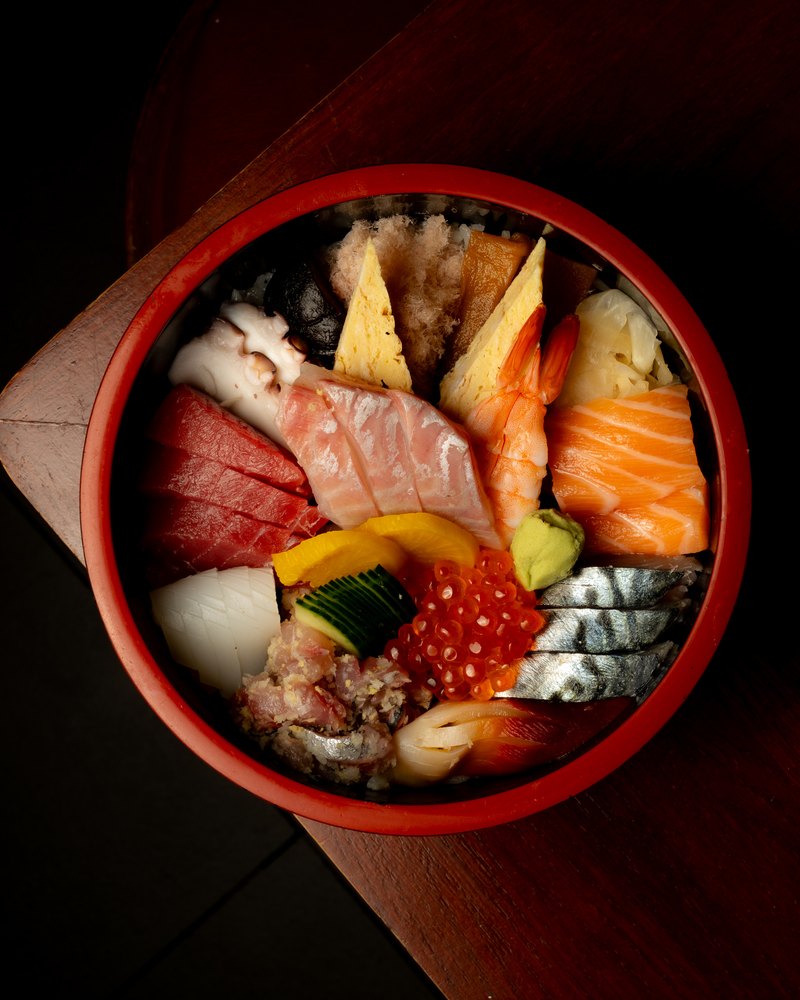 Chirashi, assortiment de sashimi — Tsukizi